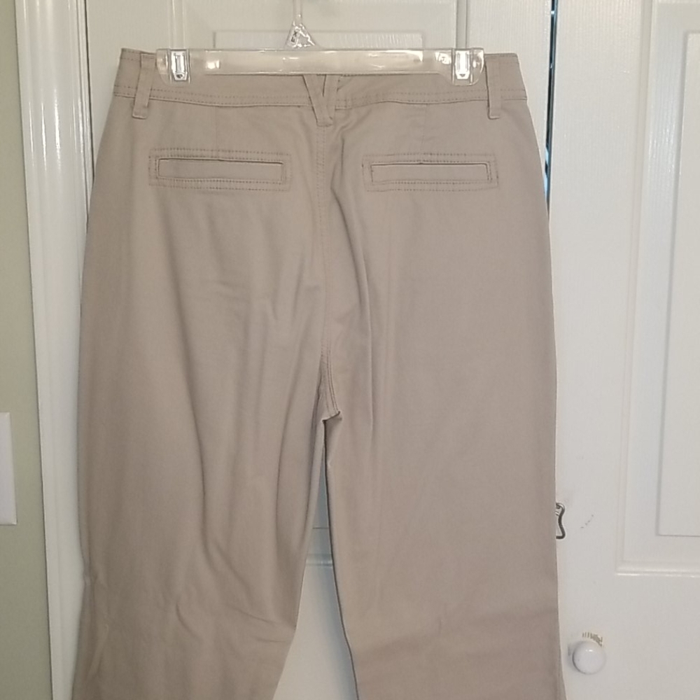 slacks - Picture 4 of 5